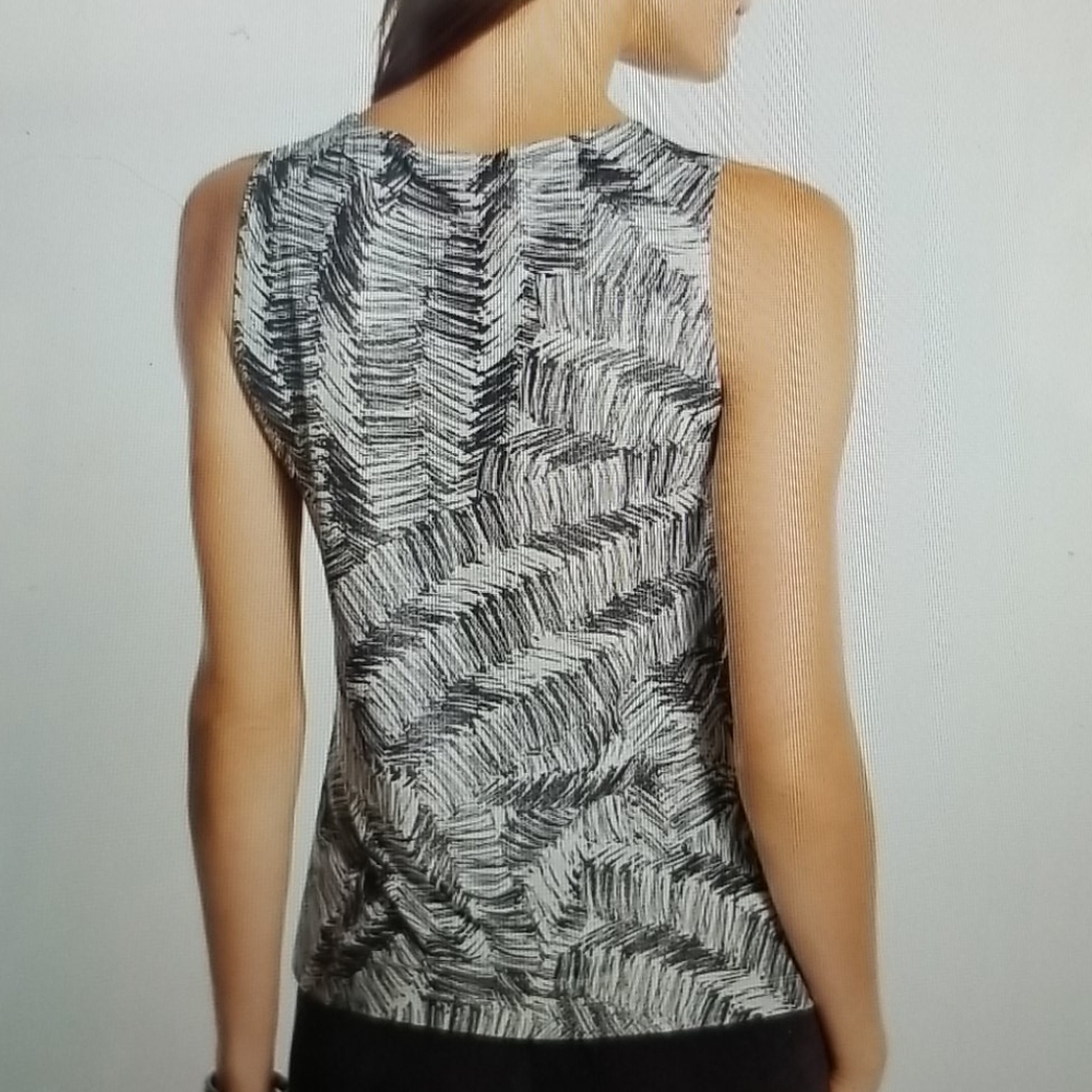 Chico's Travelers Classic Etched Leaf Tank M - Picture 2 of 12